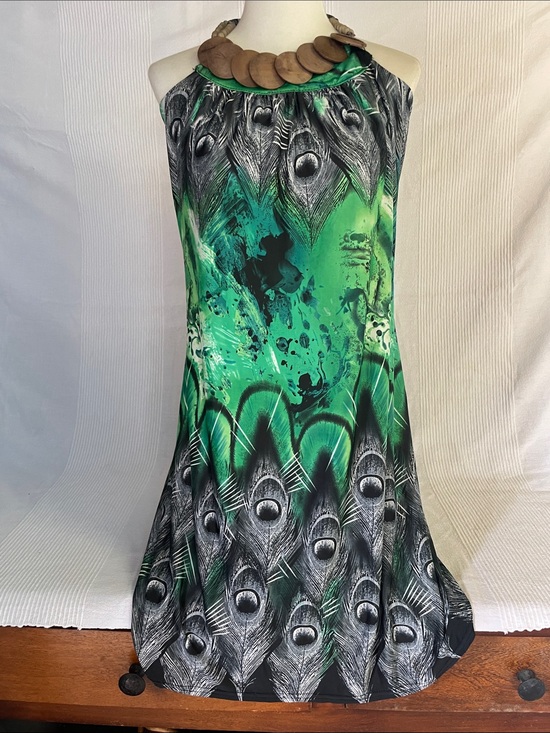 Dresses & Skirts - Vintage-Inspired Green Peacock Print Halter Dress with Wooden Bead Detail